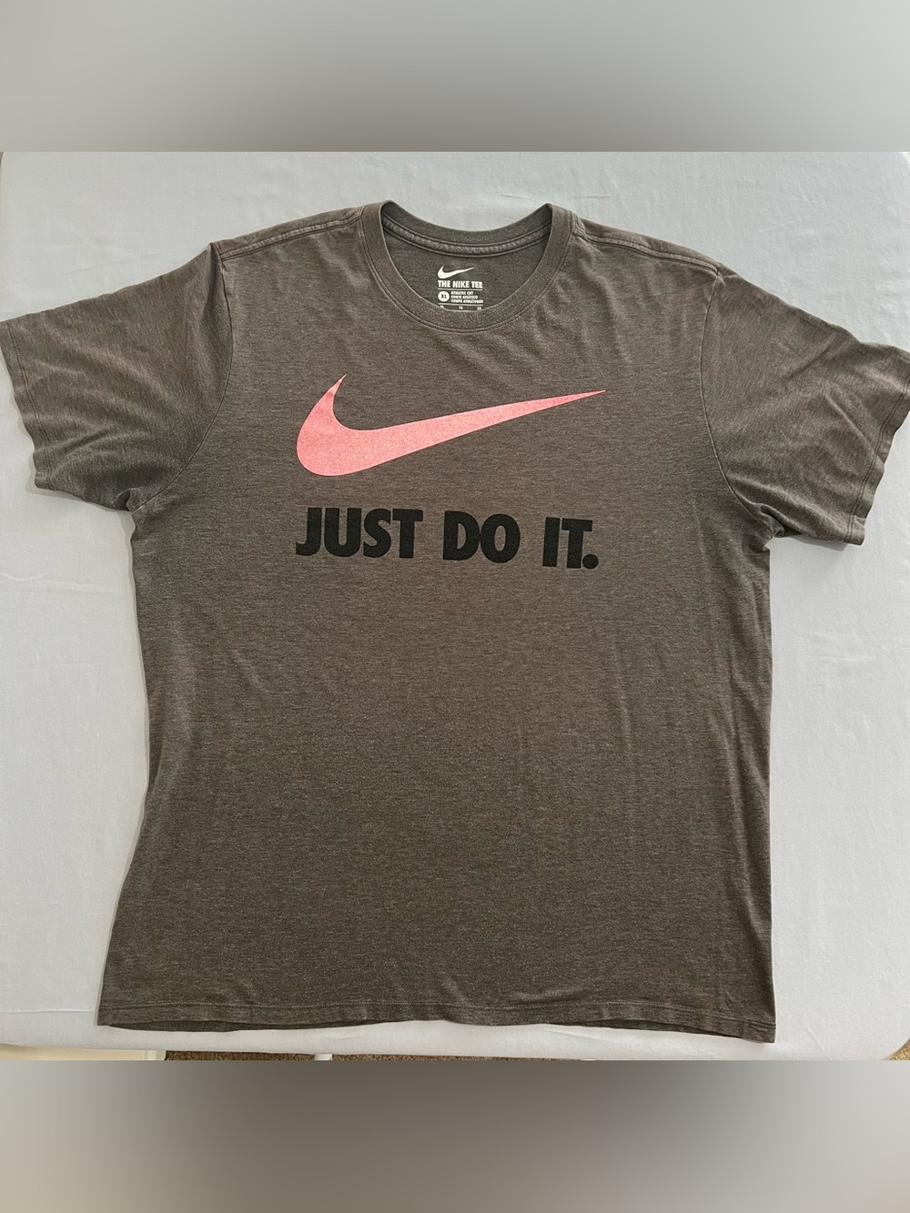 Nike Men's Charcoal Short Sleeved Tee -Size XL